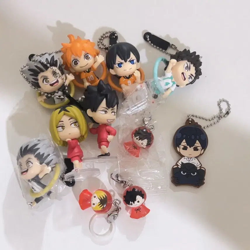 [BUNJANG] Haikyuu!! Keychain & Figure Bundle Set (Kageyama, Hinata, Bokuto, Kuroo, Kenma) / [일괄]하이큐 키링 피규어 메지루시 가챠(카게야마히나타보쿠도쿠로오켄마)