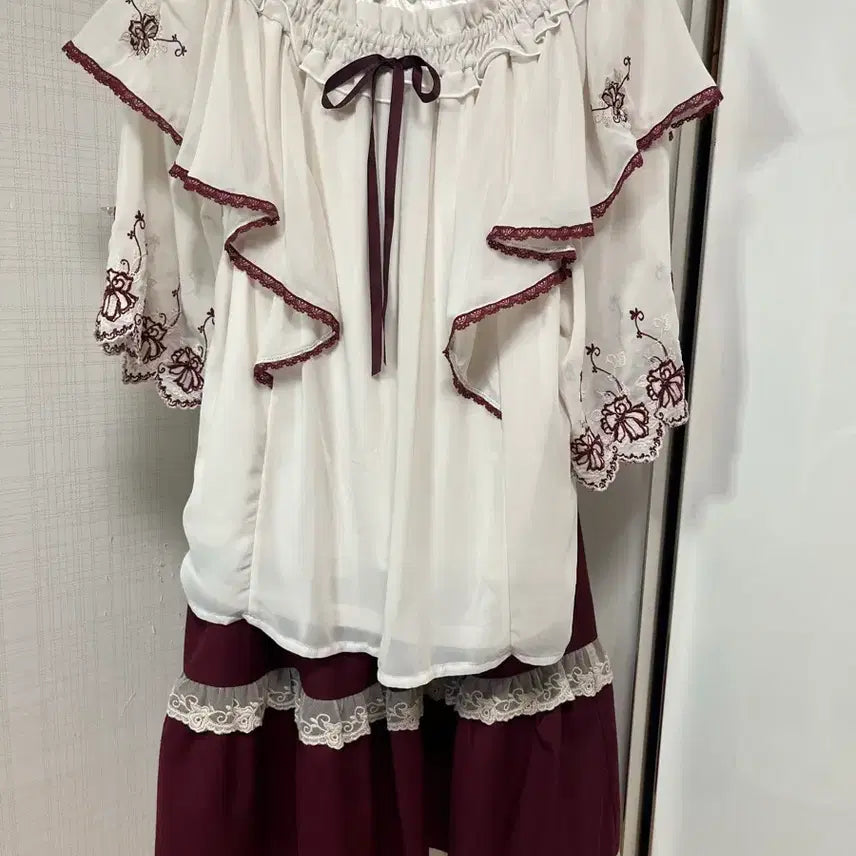 [BUNJANG] Axizfarm Blouse and Vintage Skirt Set / 엑시즈팜 블라우스 + 빈티지 스커트 셋