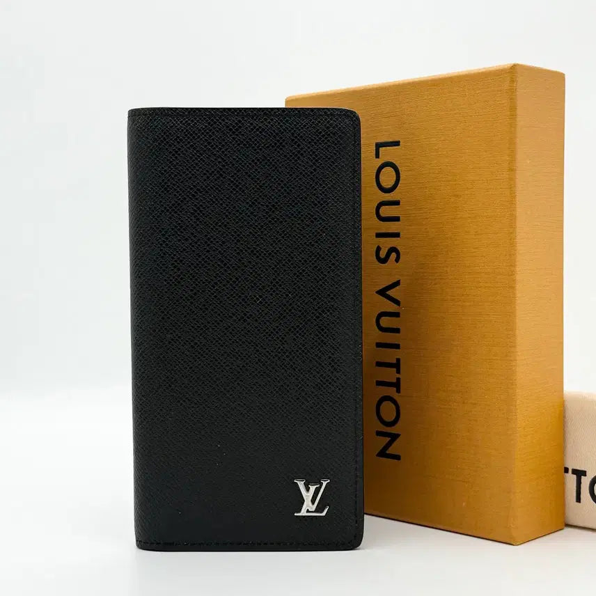 [BUNJANG] Louis Vuitton Taiga Brazza Wallet / [정품] 루이비통 LV 타이가 브라짜 월릿 장지갑