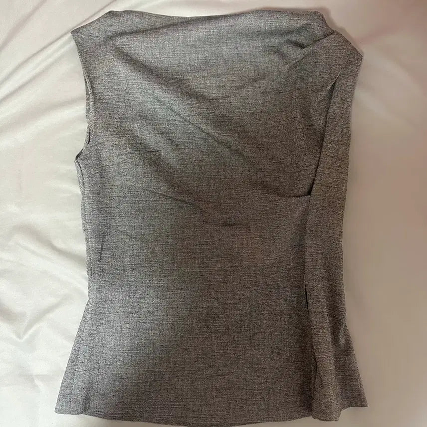[BUNJANG] Reine Sleeveless Blouse / 렌느 민소매 블라우스