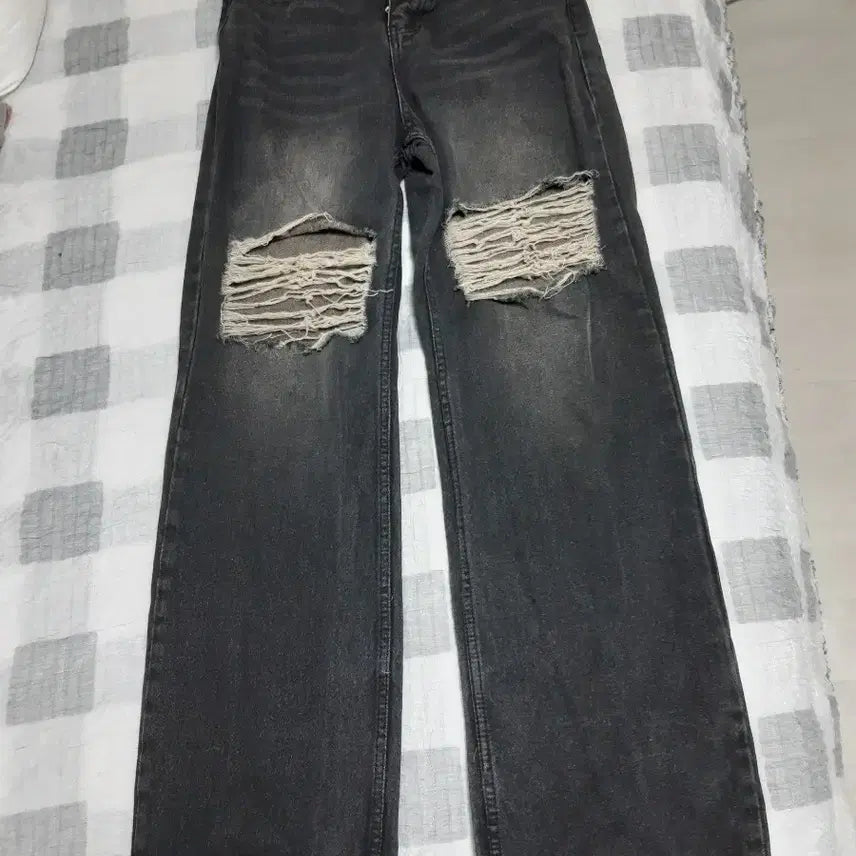 [BUNJANG] Black/Distressed Denim Pants (Size S) / (새거)흑청/찢청바지(S사이즈)