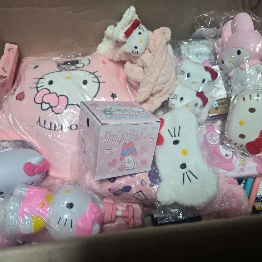 [BUNJANG] Sanrio Characters Hello Kitty & My Melody Plush & Accessories Bundle Set / 산리오 캐릭터 상품 헬로키티 마이멜로디