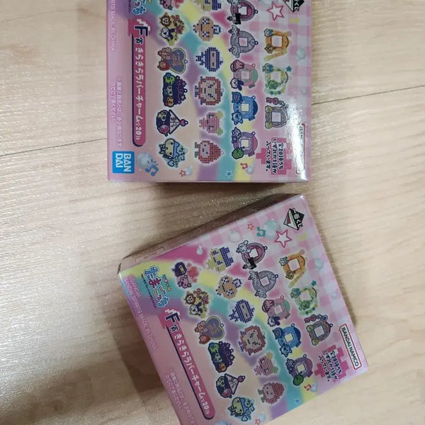 [BUNJANG] Tamagotchi Hand Towel & 2 Random Keyrings Bundle Set / 타마고치 핸드타월 & 랜덤키링 2개 일괄판매