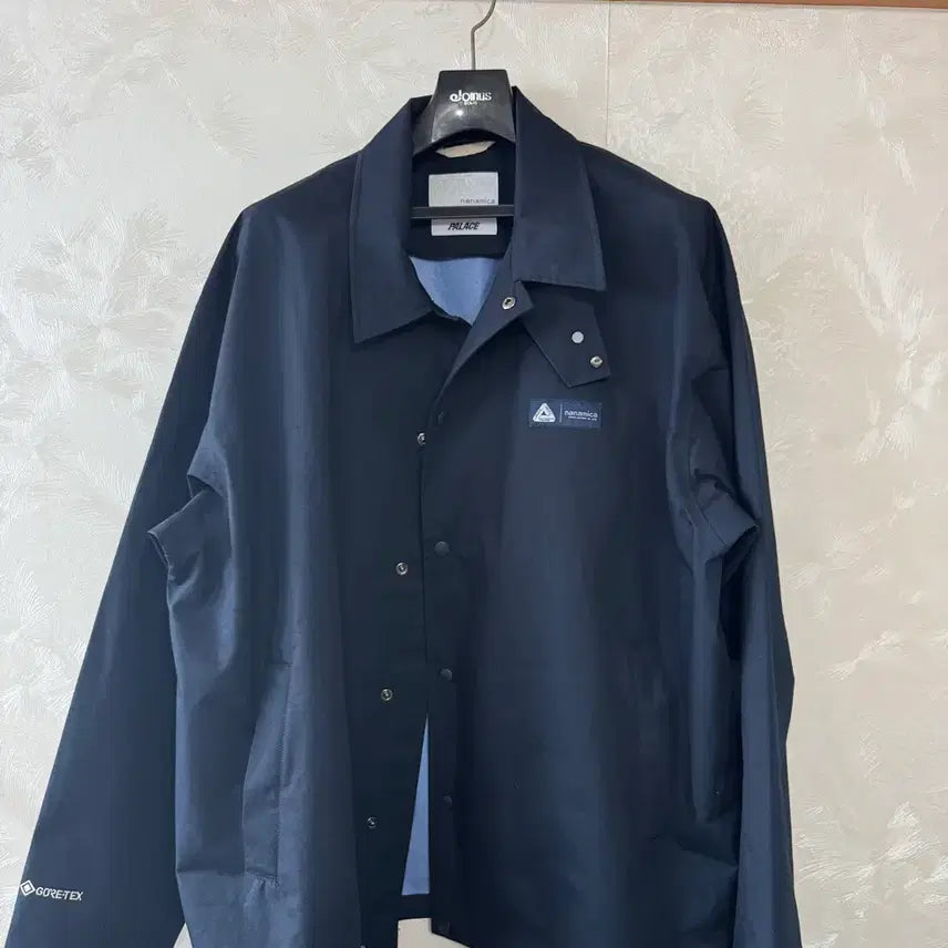 [BUNJANG] nanamica x Palace Gore-Tex Coach Jacket Dark Navy - 23FW / 나나미카 x 팔라스 고어텍스 코치 자켓 다크 네이비 - 23FW