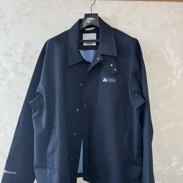 [BUNJANG] nanamica x Palace Gore-Tex Coach Jacket Dark Navy - 23FW / 나나미카 x 팔라스 고어텍스 코치 자켓 다크 네이비 - 23FW