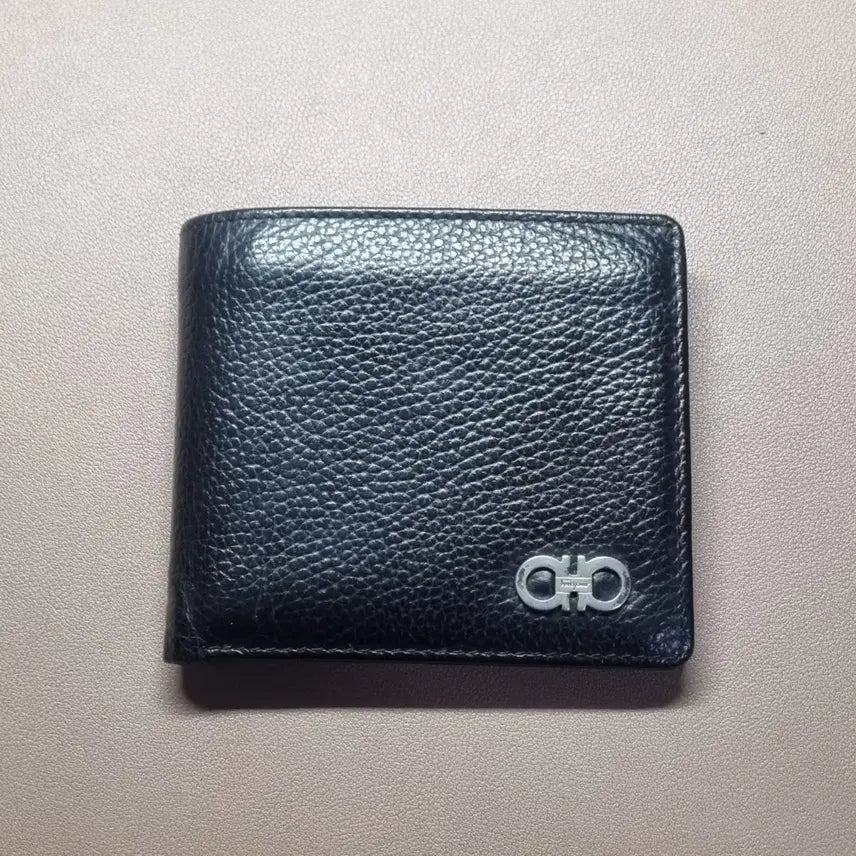 [BUNJANG] Salvatore Ferragamo Gancini Logo Bifold Wallet / 페라가모 간치니 로고 반지갑