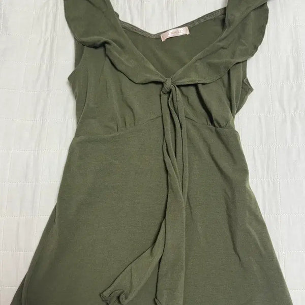 [BUNJANG] Vintage Khaki Frill Sleeveless Gyaru Top / 빈티지 카키 프릴 나시 갸루 탑 히메갸루 오네갸루 stc