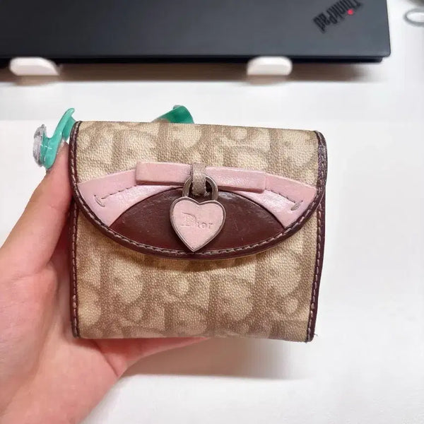 [BUNJANG] Dior Oblique Romantic Wallet with Heart Charm / 디올 오블리크 로맨틱 반지갑 하트참 리즈리사 슈슈체리