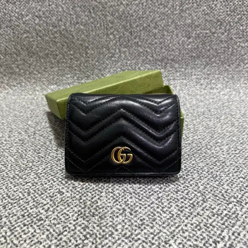 [BUNJANG] Gucci GG Marmont Matelassé Women's Wallet Black / 구찌 GG 마몬트 마틀라세 여성 지갑 중지갑 카드지갑 블랙