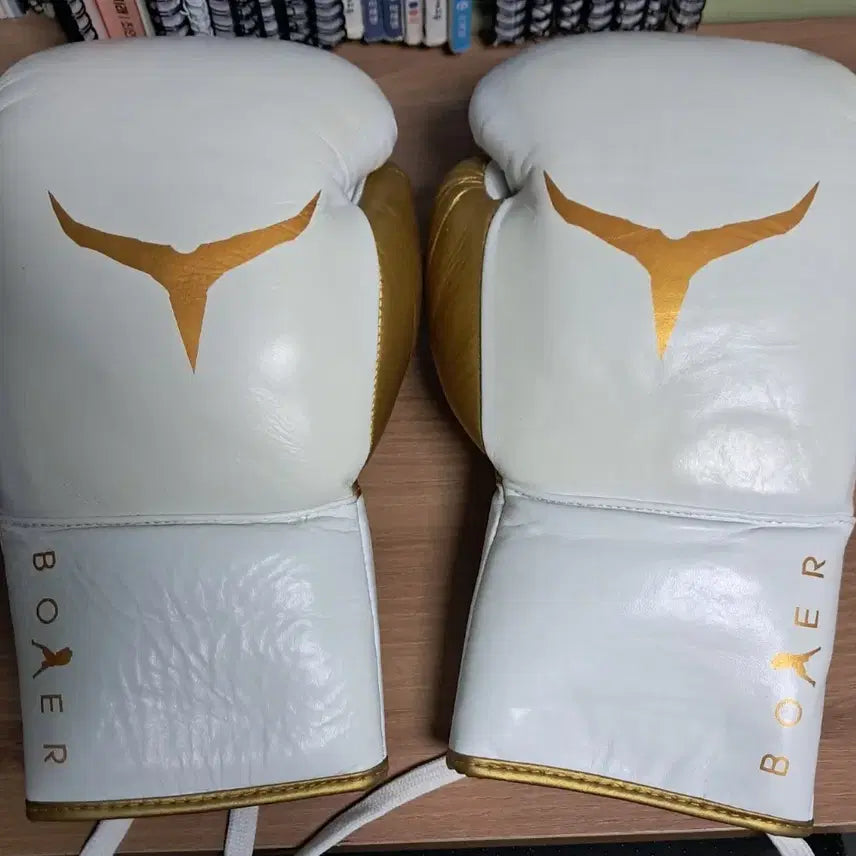 [BUNJANG] Twisco Boxing Gloves White/Gold 16oz / 투이스코 복싱 글러브 화이트/골드 16oz