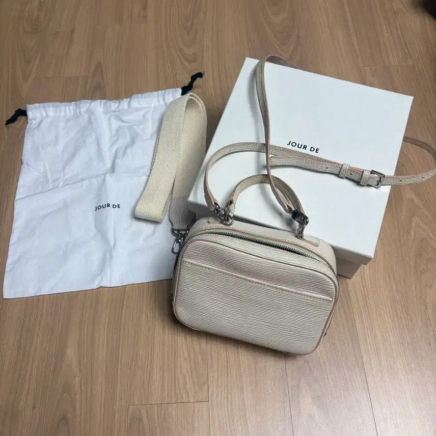 [BUNJANG] Jourd Mini Bag White Epire Leather / 주르드 미니백 화이트 풀박스