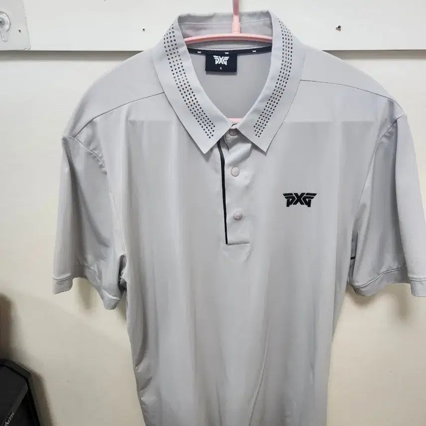 [BUNJANG] PXG Men's Performance Pique Laser-Punch Collar Polo Shirt / PXG 남성 카라 펀칭 디테일 반팔 폴오버 티셔츠