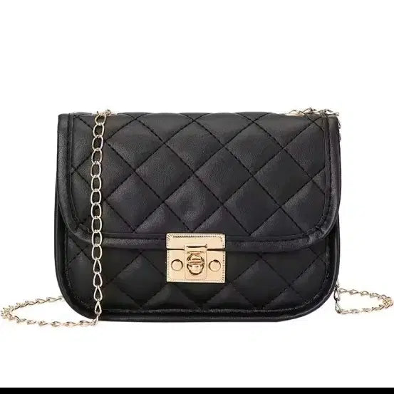 [BUNJANG] Lightweight 125g Black Diamond Quilting Chain Mini Crossbody Bag / 125g 가벼운 블랙 다이아 퀼팅 금장 체인 미니 크로스백 (새상품)