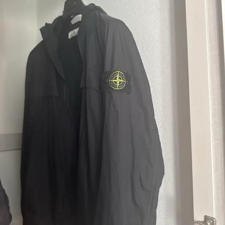 [BUNJANG] Stone Island 24SS Crinkle Reps Soft Shell Jacket / 24ss 스톤아일랜드 크링클랩스 소프트쉘 바람막이 L