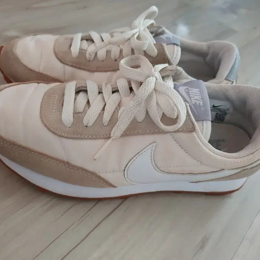 [BUNJANG] Nike Daybreak 240 Ivory / 정품 나이키 데이브레이크 240 아이보리