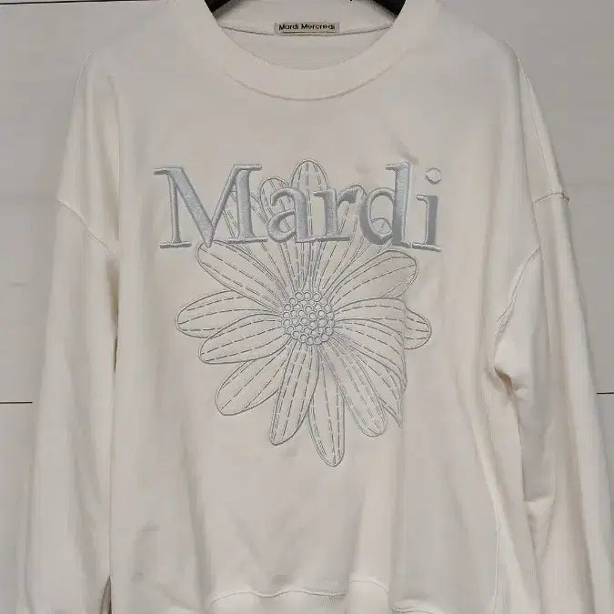 [BUNJANG] Mardi Mercredi Sweatshirt White One Size / 정품 마르디 메크르디 맨투맨 화이트 one size 3회착용 깨끗