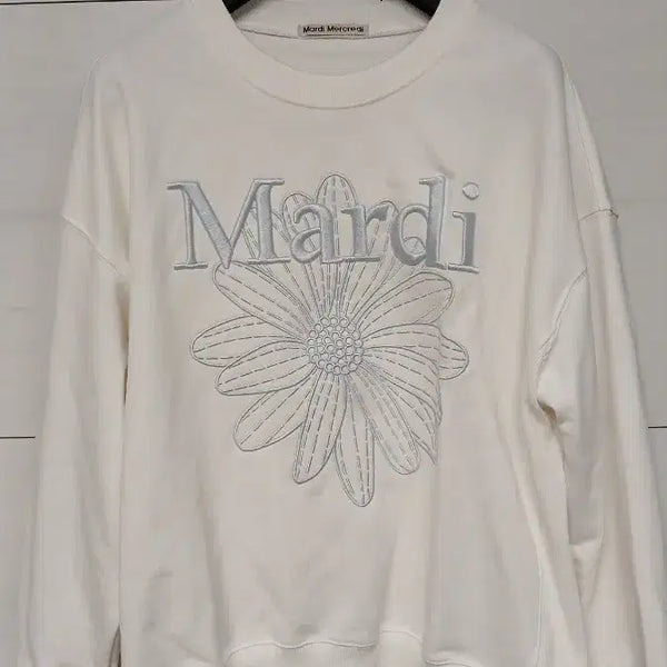 [BUNJANG] Mardi Mercredi Sweatshirt White One Size / 정품 마르디 메크르디 맨투맨 화이트 one size 3회착용 깨끗