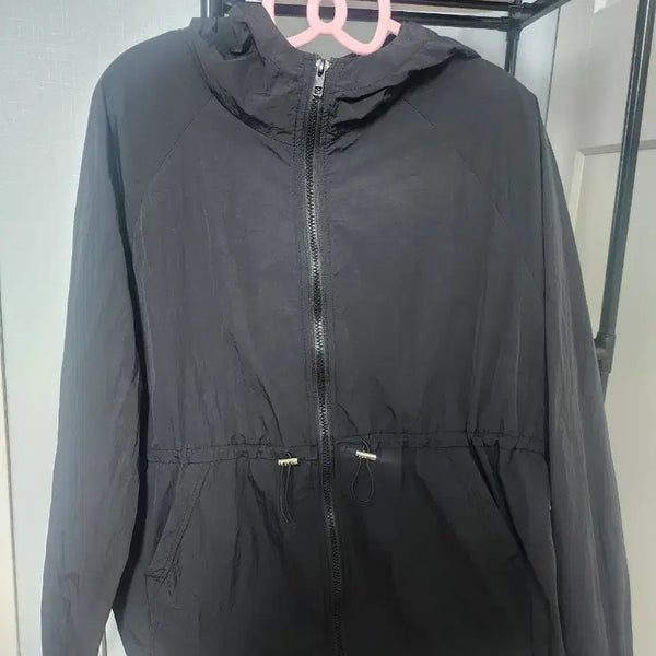 [BUNJANG] Black Hooded Windbreaker Jumper / 블랙 후드 바람막이 점퍼