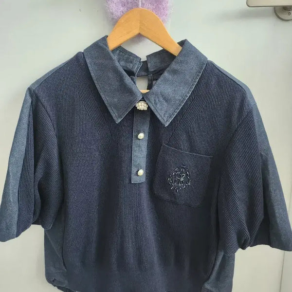 [BUNJANG] Ozcece Denim Color Block Pearl Button Knit Short Sleeve Top / 오즈세컨 진청색 데님 칼라 배색 진주 단추 니트 반팔