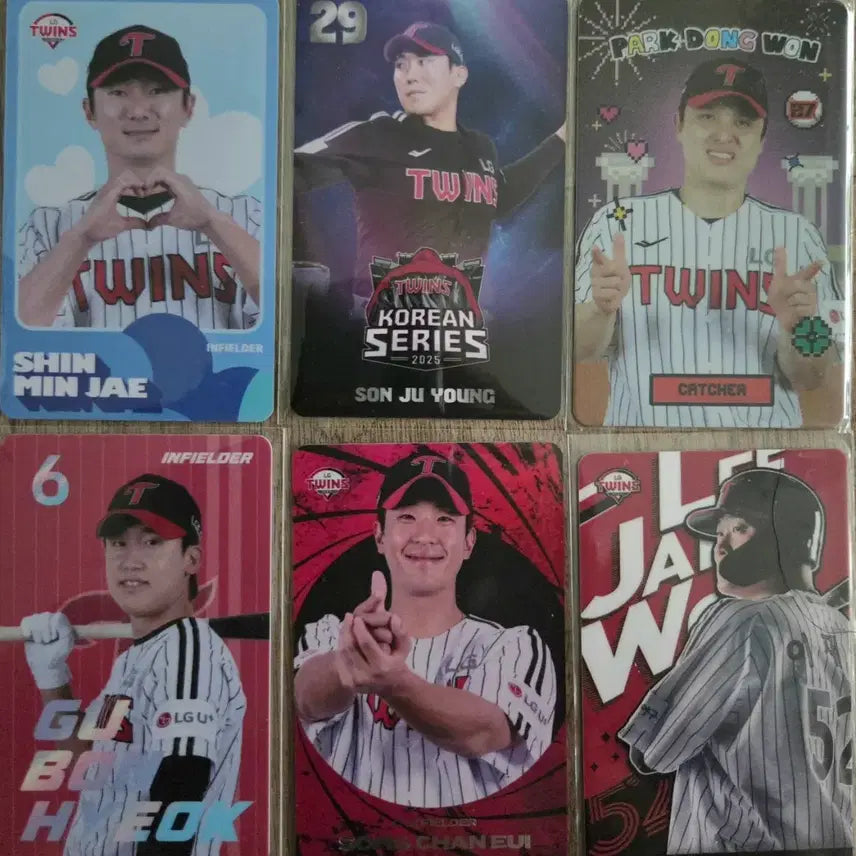 [BUNJANG] LG Twins Photocard Set (Shin Min-jae, Sohn Ju-young, Park Dong-won, Gu Bon-hyuk, Song Chan-ui, Lee Jae-won) / LG 트윈스 포토 카드 포카(신민재/손주영/박동원/구본혁/송찬의/이재원)