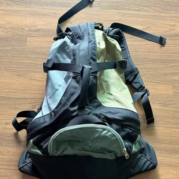 [BUNJANG] Arc'teryx x Beams Sebring Backpack / 아크테릭스&빔즈 세브링 백팩