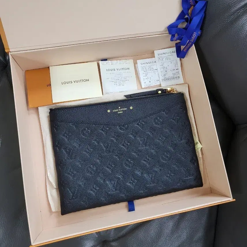 [BUNJANG] Louis Vuitton Daily Pouch Empreinte Clutch Black / 루이비통 데일리 파우치 앙프렝뜨 클러치 블랙