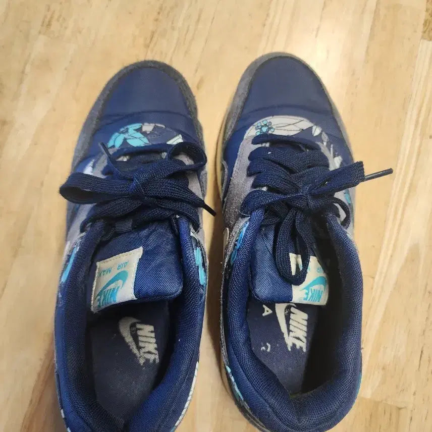 [BUNJANG] Nike 240 Sneakers / 바닥확인) 나이키 240 운동화 스니커즈