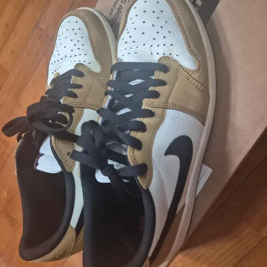[BUNJANG] Nike Jordan 1 Low OG Sail Golden Harvest US 10 / 나이키 조던 1 로우 OG 세일 앤 골든 하베스트 280