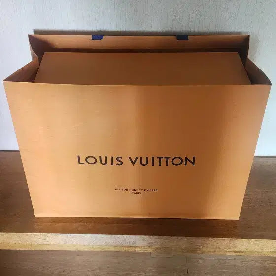 [BUNJANG] Louis Vuitton Authentic Box, Shopping Bag, and Ribbon Set / 루이비통 정품박스 &쇼핑백&리본 판매합니다