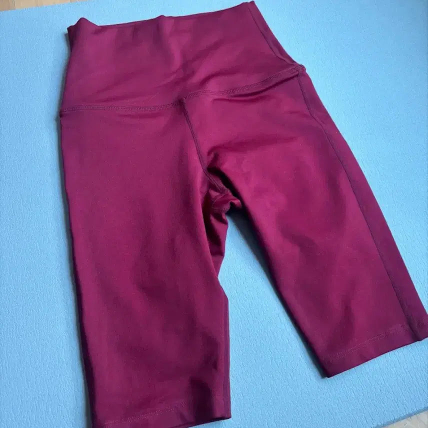 [BUNJANG] STL Wine Colored Leggings / STL와인식 레깅스