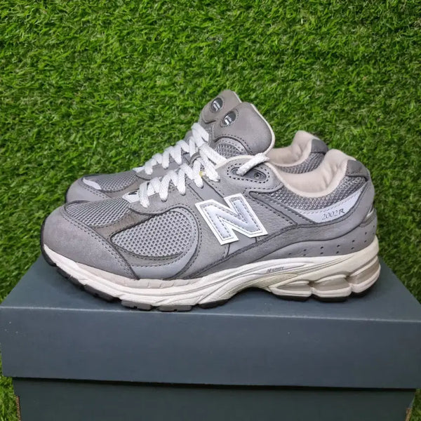 [BUNJANG] New Balance 2002R Sneakers (Grey, 240mm) / 뉴발란스 2002R 운동화 (240)