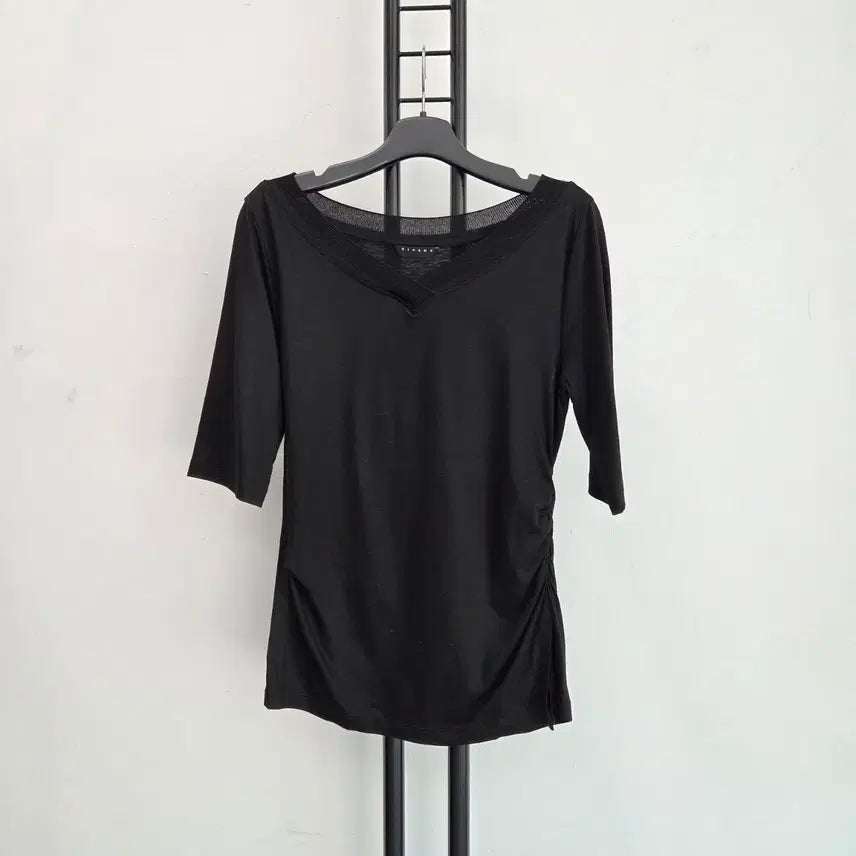 [BUNJANG] Sisley Black V-Neck T-Shirt / 정품 시슬리 SISLEY 블랙 브이넥 티셔츠