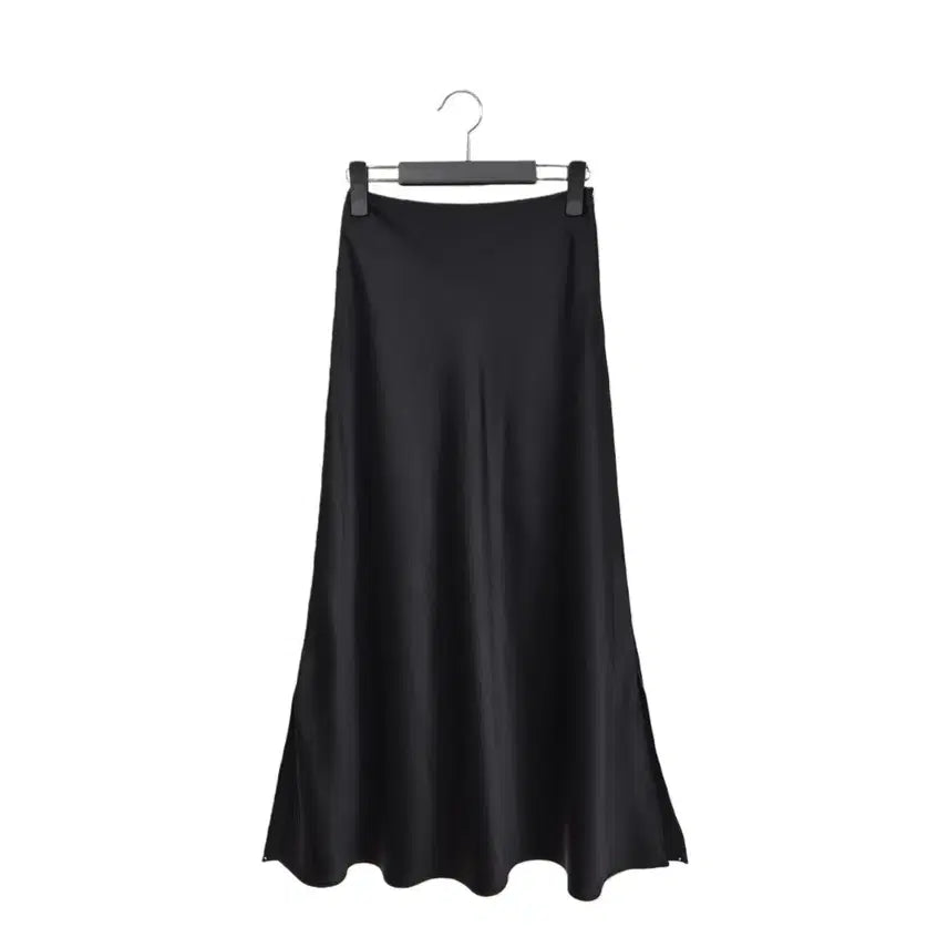 [BUNJANG] Kalliste Black Satin Bias Long Skirt / #칼리에디 블랙 사틴 바이어스 롱 스커트 매장정품 d557