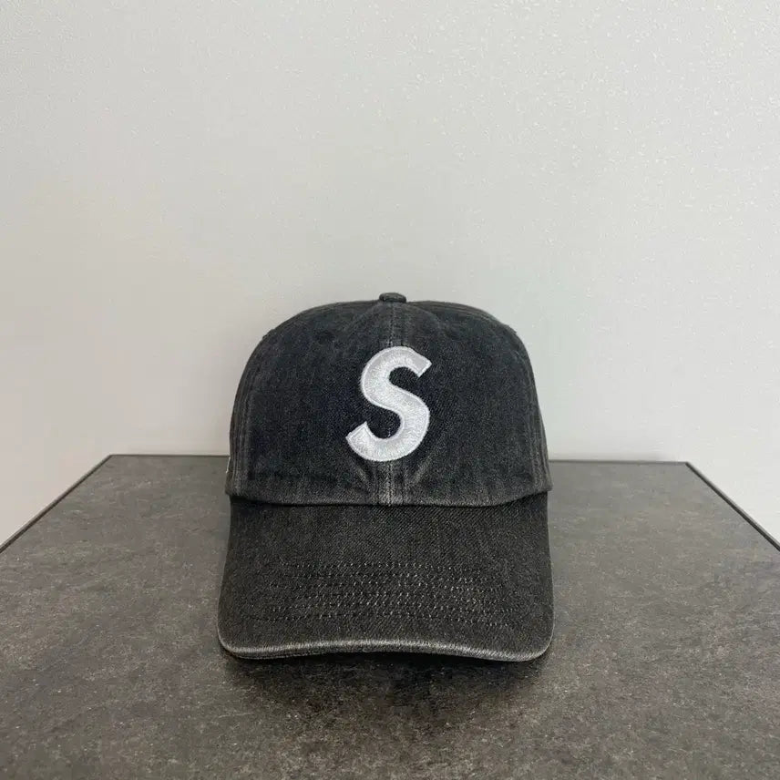 [BUNJANG] Supreme S Logo 6-Panel Cap Kevlar Black 22SS / (OS) 슈프림 S로고 6패널 볼캡 모자 22SS 케블라 블랙