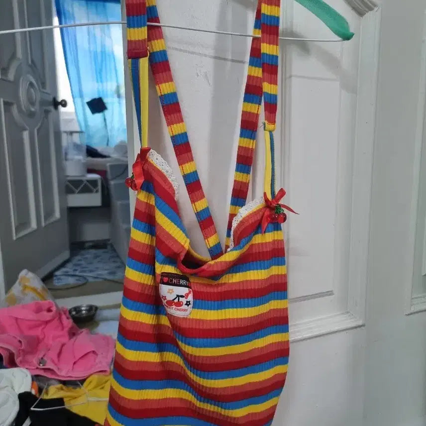 [BUNJANG] Rainbow Striped Spaghetti Strap Tank Top / 무지개 단가라 끈나시
