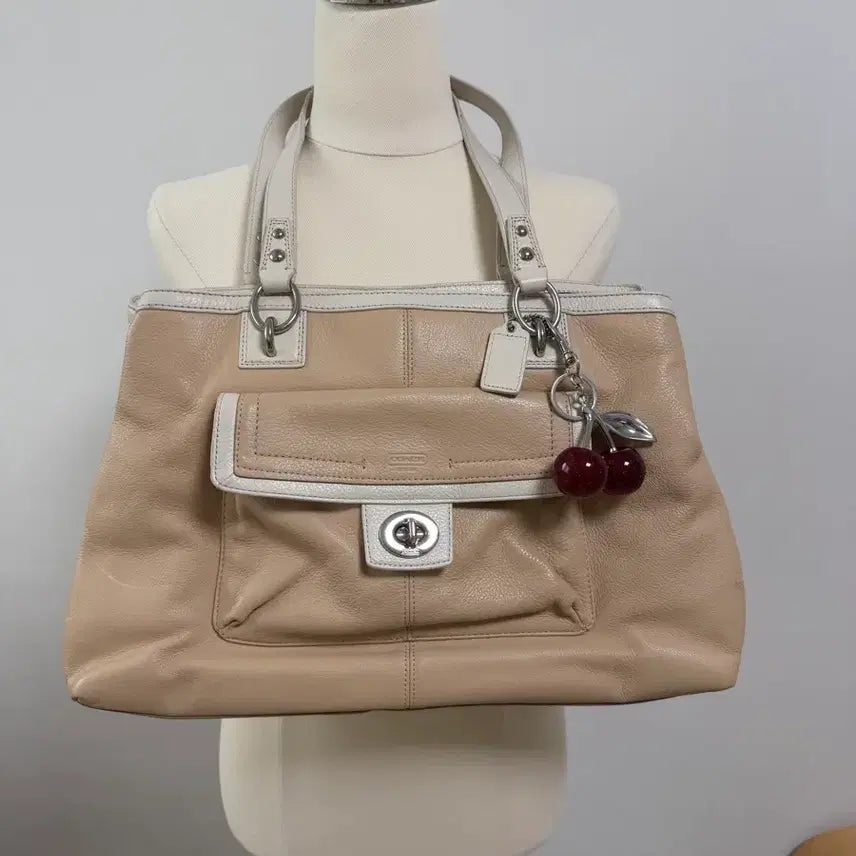 [BUNJANG] Coach Vintage Cherry Pink Beige Bag with Cherry Keychain / coach 코치 빈티지 체리 핑크 베이지 백 가방
