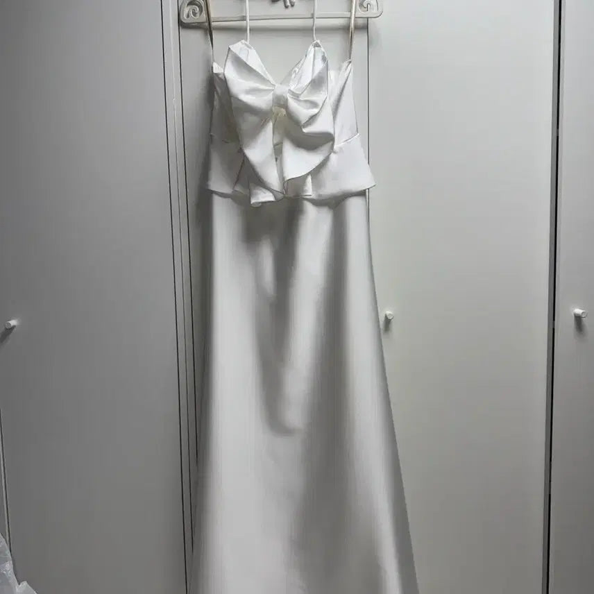 [BUNJANG] Bales White Satin Ribbon Dress / 베일즈 화이트 새틴 리본 드레스