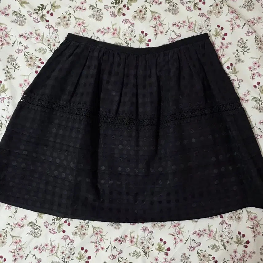 [BUNJANG] Lenibon Black Dot Lace Skirt / 레니본 블랙 도트 레이스 스커트