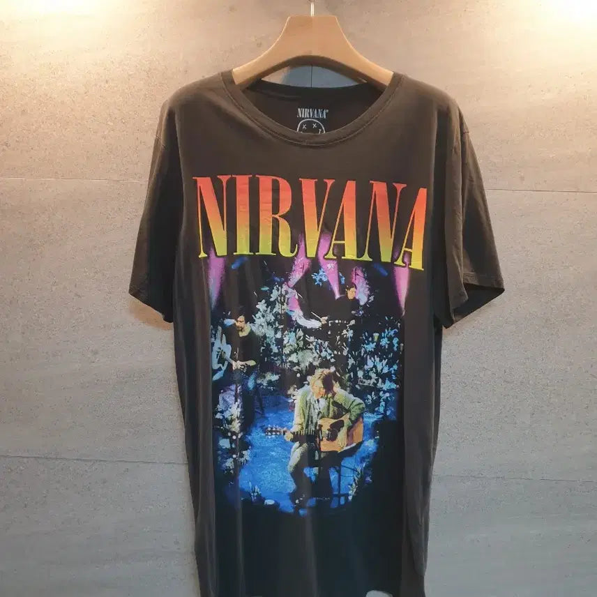 [BUNJANG] Nirvana Official Band T-Shirt L / Nirvana 정품. 티셔츠.
