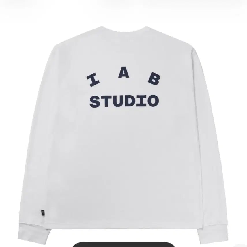 [BUNJANG] IAB Studio Back Logo Long Sleeve White Navy M / [M] 아이앱 스튜디오 백로고 롱슬리브 화이트 네이비