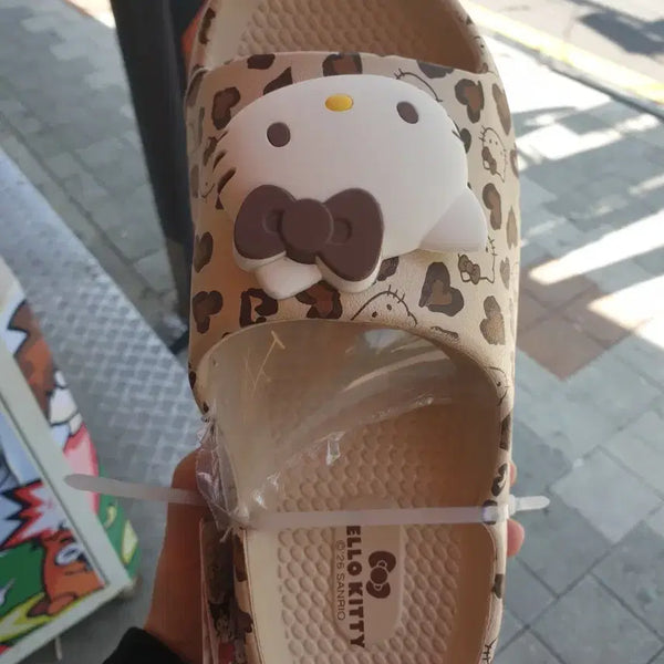 [BUNJANG] Sanrio Hello Kitty Leopard Slipper / 230 헬로키티 레오파드 슬리퍼