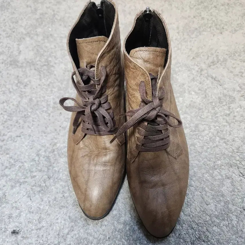 [BUNJANG] VERO CUDIO Lace-up Ankle Boots Brown Leather / 베로쿠디오 VERO CUDIO 이태  레이스업 앵클 부츠 브라운-250E