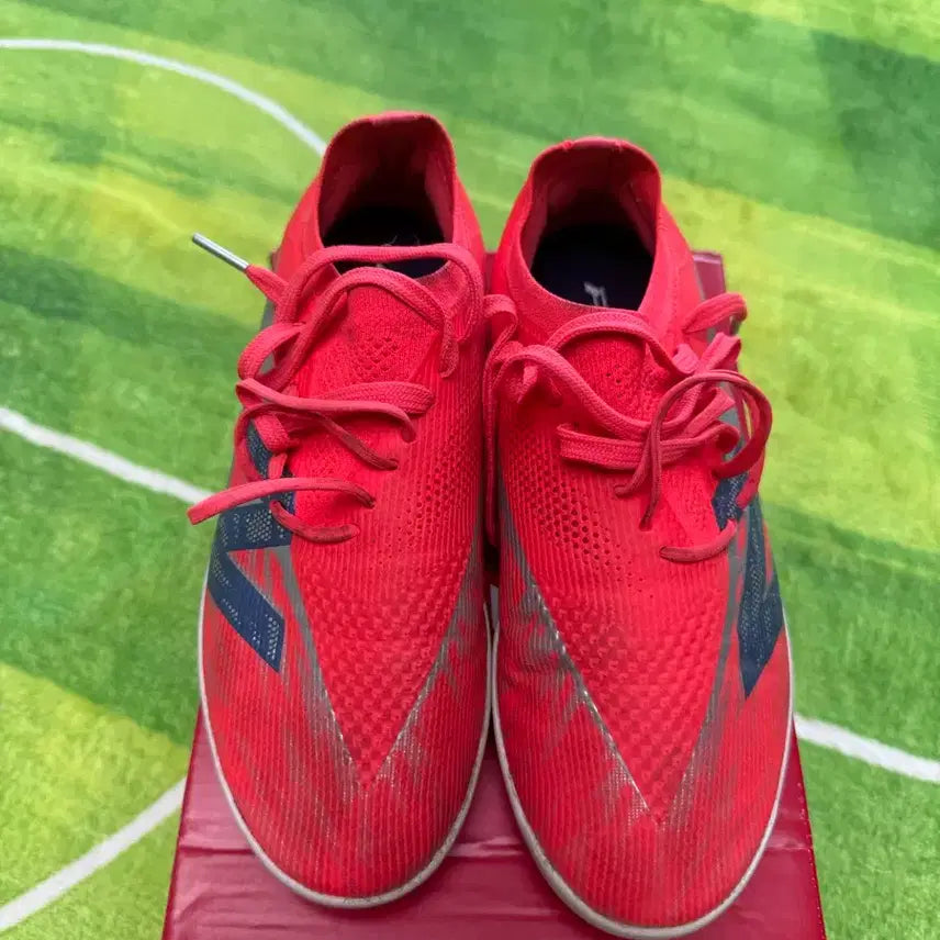 [BUNJANG] New Balance Furon V8 Elite TF Soccer Cleats / 뉴발란스 퓨론 V8 엘리트 TF 240