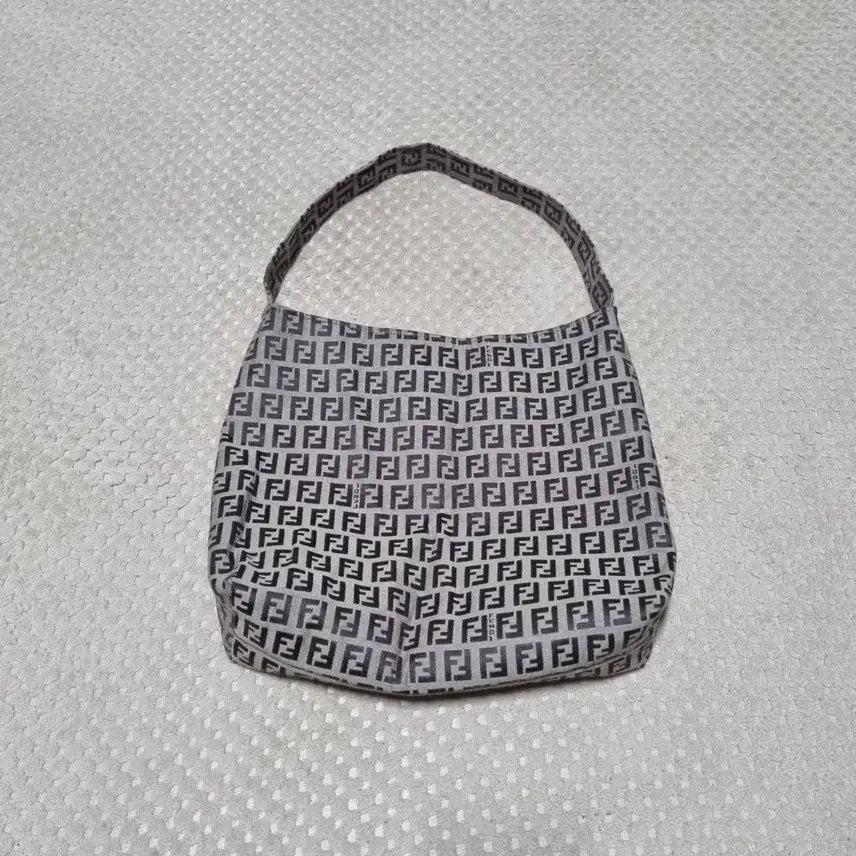 [BUNJANG] Fendi Zucca Pattern Vintage Shoulder Bag / 펜디 주카 패턴 빈티지 숄더백