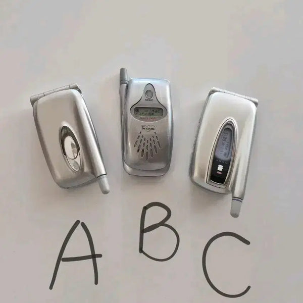 [BUNJANG] Docomo Y2K Flip Phone Mock-up (A, B, C) / 일본 고전 y2k 실버 도코모 일본 핸드폰 모형폰 목업폰