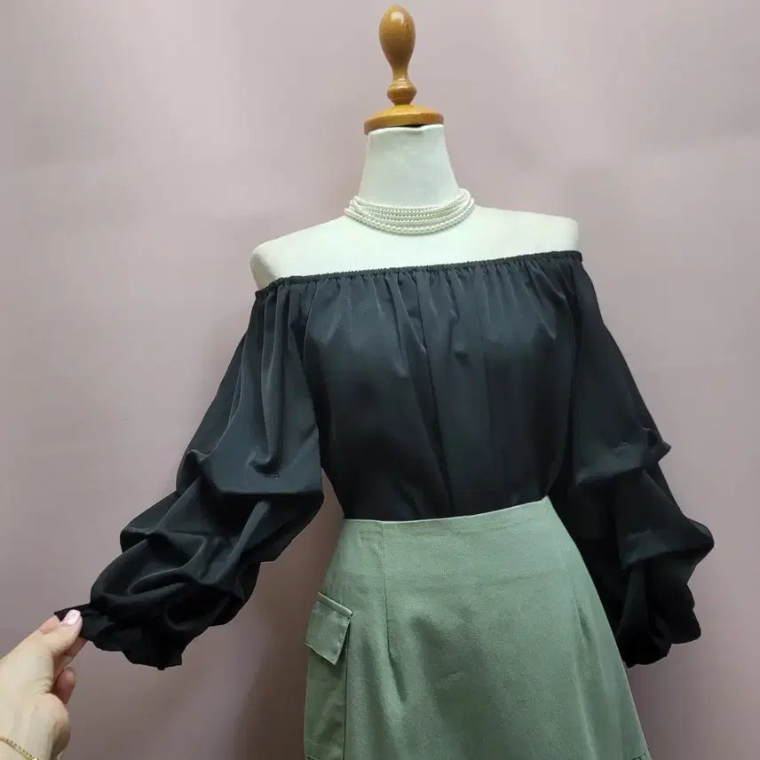 [BUNJANG] Draping Off-Shoulder Blouse / 드레이핑 오프숄더 블라우스