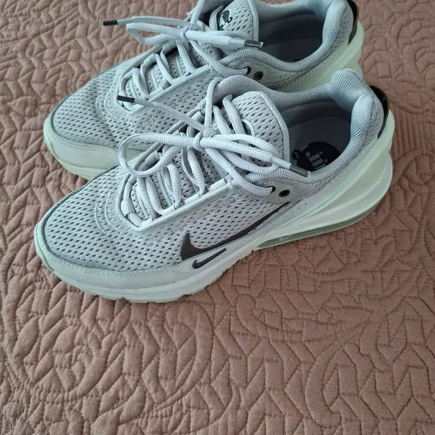 [BUNJANG] Nike Air Max Pulse Women's Sneakers (230) / 230 나이키 에어맥스 펄스 여성 운동화 [5021A]