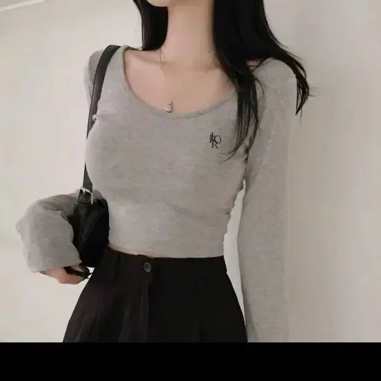[BUNJANG] Grey Cropped Long Sleeve T-Shirt / 그레이 크롭 긴팔티