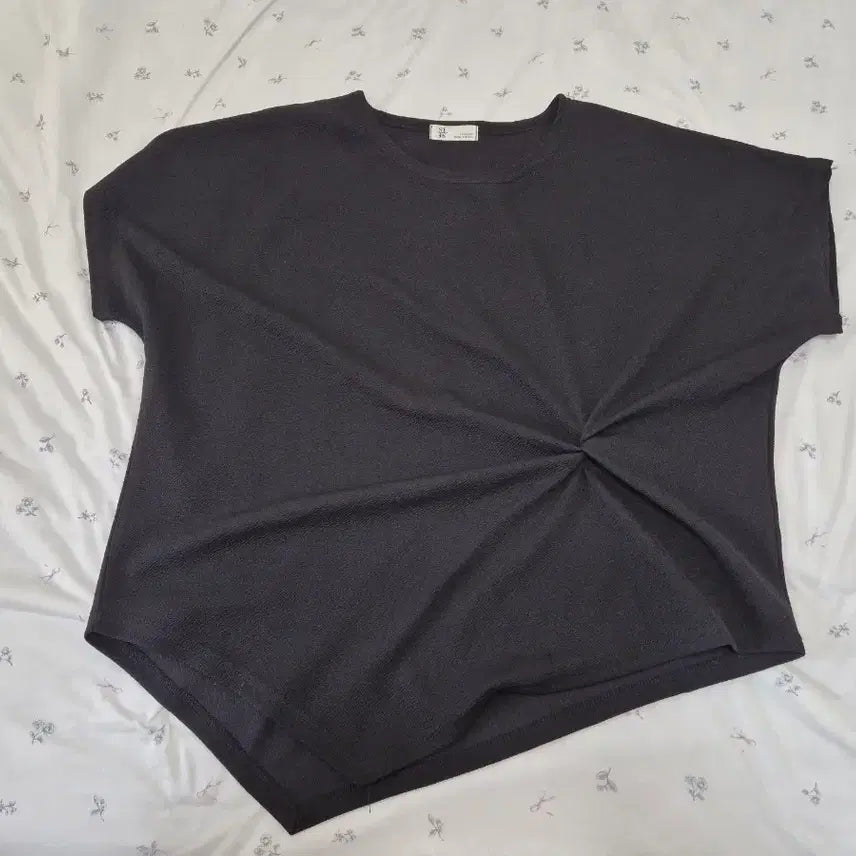 [BUNJANG] Twisted Short Sleeve T-Shirt Black / 꼬임반팔 블랙 여성복 새상품