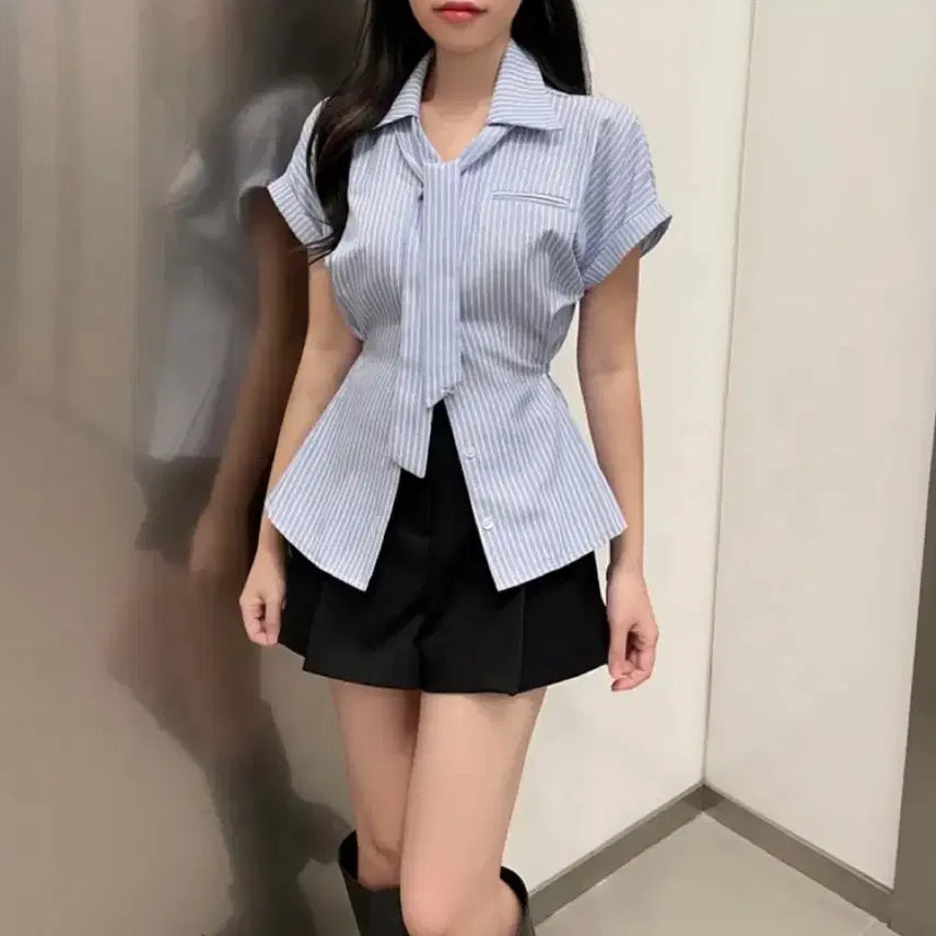 [BUNJANG] Bellzide Striped Collar Side Button Half-Sleeve Shirt - Blue / 벨제이드 스트라이프 카라 사이드단추 타이 반팔 셔츠 블루